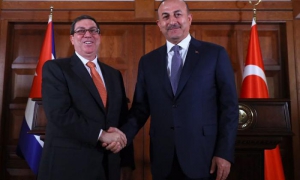 Bruno Rodríguez y Mevlüt Cavusoglu