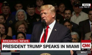 Donal Trump anunciando medidas que tomara para Cuba