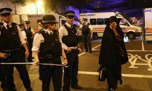 Atentado contra mezquita en Londres deja un muerto y 10 heridos