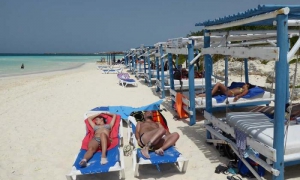 Ciego abraza el verano