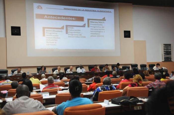COMISION ATENCION A LOS SERVICIOS Y AGROALIMENTARIA.
