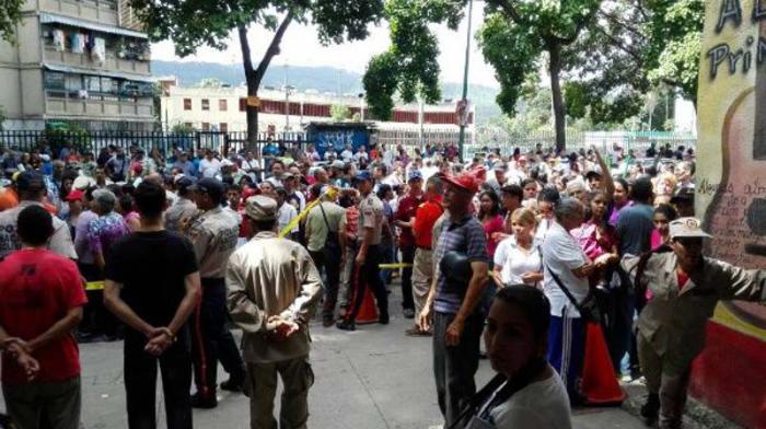 Para este ensayo el CNE de Venezuela habilitó 2 000 máquinas, dispuestas en 1942 mesas de 551 centros de votación. 