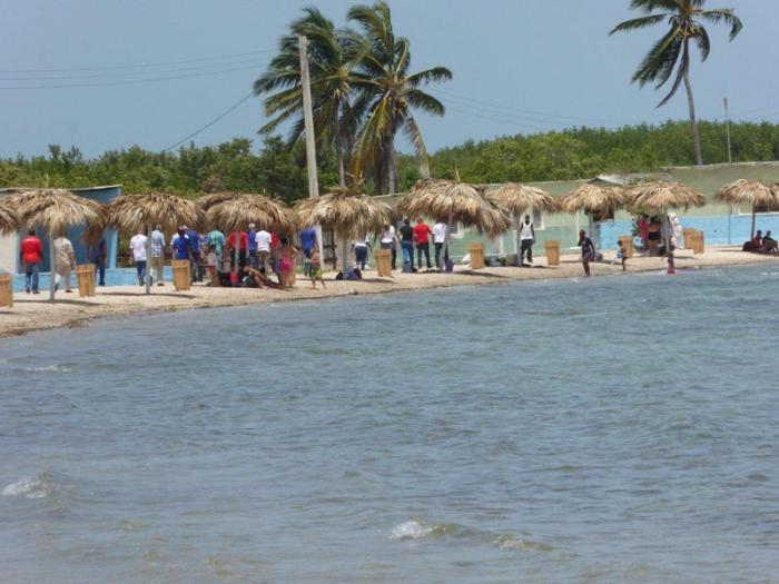 Este año se rehabilitó el área de disfrute en playa Menéndez.     foto del autor