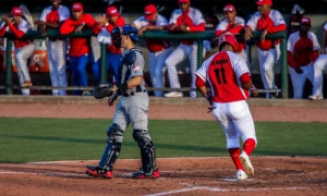 CAROLINA DEL NORTE-CUARTO JUEGO DEL TOPE DE BÉISBOL ENTRE CUBA Y