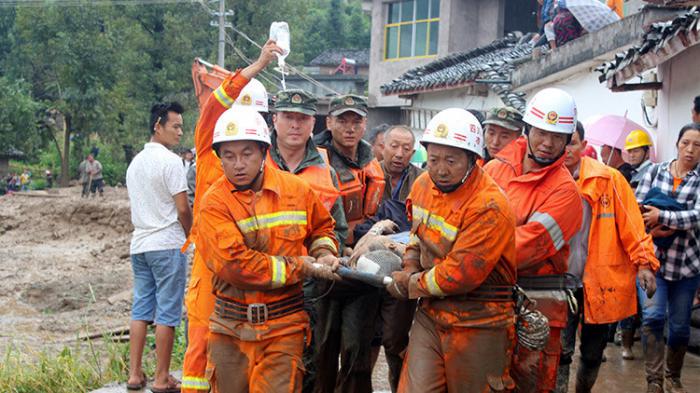Fuerte terremoto de magnitud 7 sacude el centro de China.