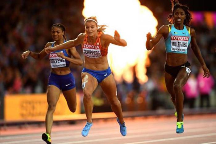 La holandesa Dafne Schippers conservó su título mundial en los 200 metros. 