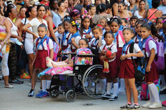 Inicio curso escolar 2017 en el municipio Cerro, escuela Guyen Van Troi