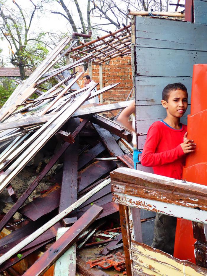 Primeras  imágenes del poblado de Bolivia, Ciego de Ávila, primero que sacudió Irma a su paso por la provincia. 