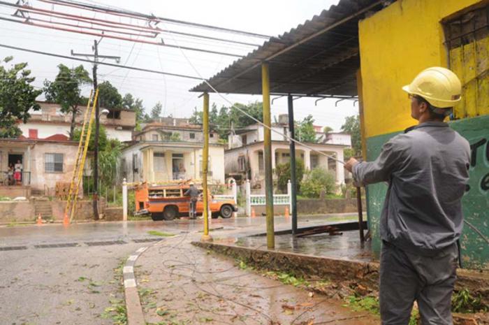 Recuperación en Artemisa luego del huracán Irma. foto: otoniel Márquez