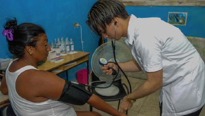 El Ministerio de Salud mantiene su servicio a la población pese al paso del huracán Irma. 