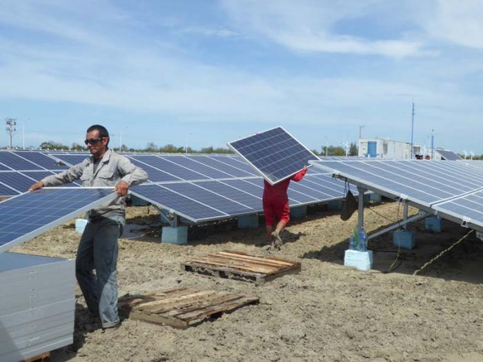 Para hoy  viernes  15 debe quedar montado el parque para su sincronización con el Sistema Electroenergético Nacional.              
