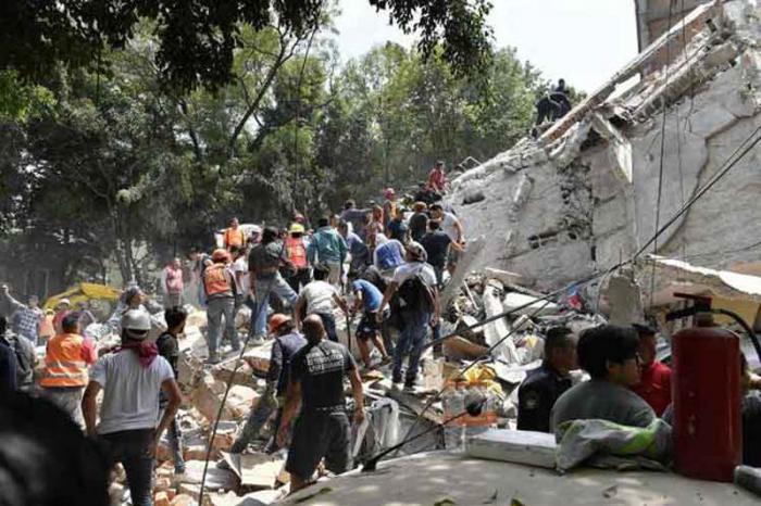 Aún continúan las labores de rescate y salvamento. 