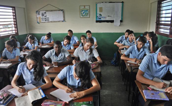 El uso de la nuevas tecnologías es uno de los factores  que puede despertar el interés de los estudiantes por el estudio de la historia. foto: Yander zamora