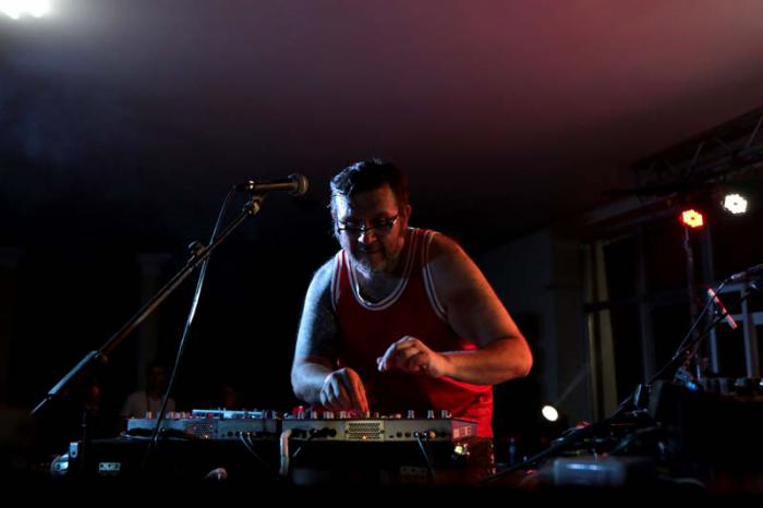 El dj y antropólogo mexicano Bishop compartió el cartel de Eyeife.