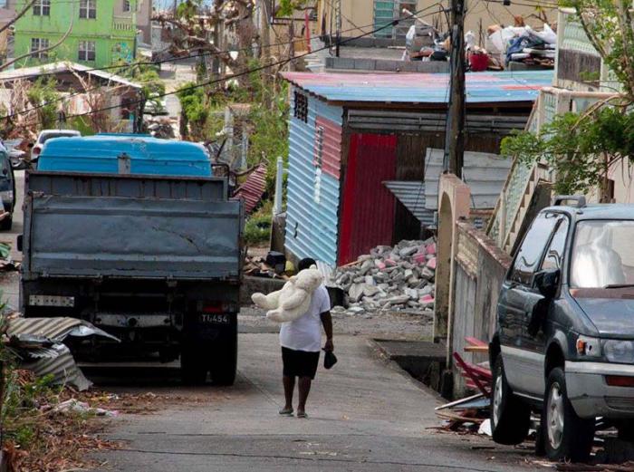 María dejó a 8 de cada 10 personas en dominica sin hogar. Fotos del autor