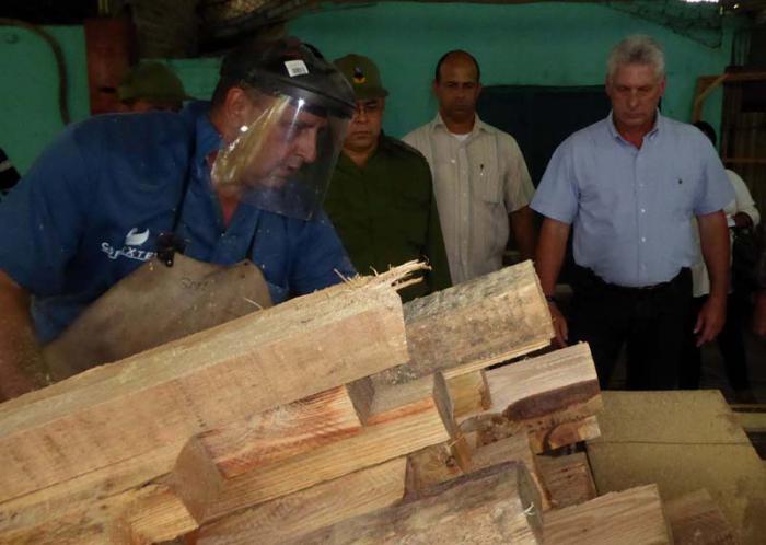 Recorrido por carpintería donde elaboran alfajías 