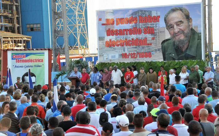 Acto por la recuperacion de la Central Termoeléctrica Antonio Guiteras Holmes de Matanza con las palabras de Ulises Guilarte de Nacimiento, miembro del Buro Politico y Secretario Gemeneral de la CTC
