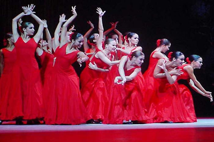 La compañía Lizt Alfonso festeja con danza aniversario 72 de la ONU.