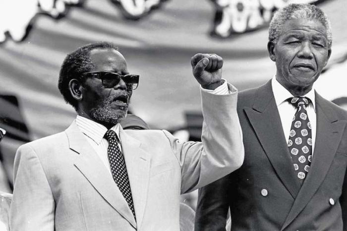 El avatar combativo de Oliver Tambo se halla indisolublemente vinculado al de Nelson Mandela. Foto: Archivo