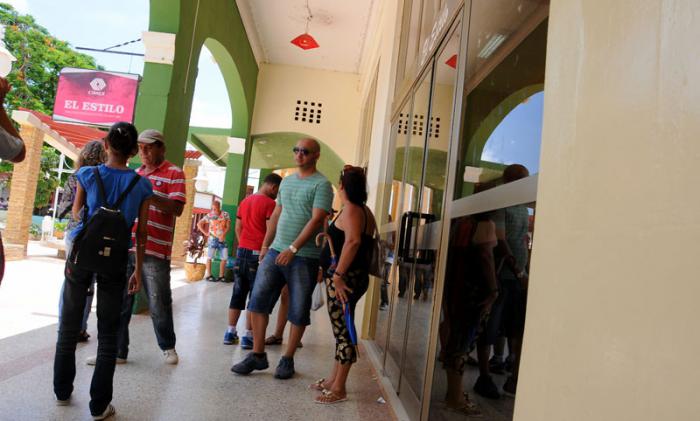 Recorrido de trabajadores del periódico Granma por la provincia de Artemisa.