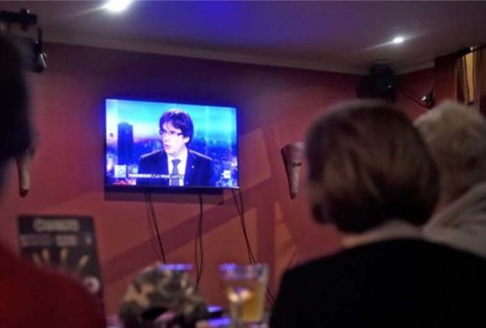 El expresidente catalán Carles Puigdemont y sus cuatro exconsejeros se entregaron voluntariamente este domingo tras varios días en Bélgica. 