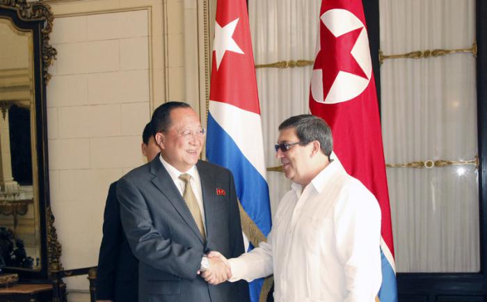 Bruno Rodríguez Parrilla, Ministro de Relaciones Exteriores de Cuba recibe en el Minrex al Ministro de Relaciones Exteriores de la República Democrática de Korea, Ri Yong Ho.