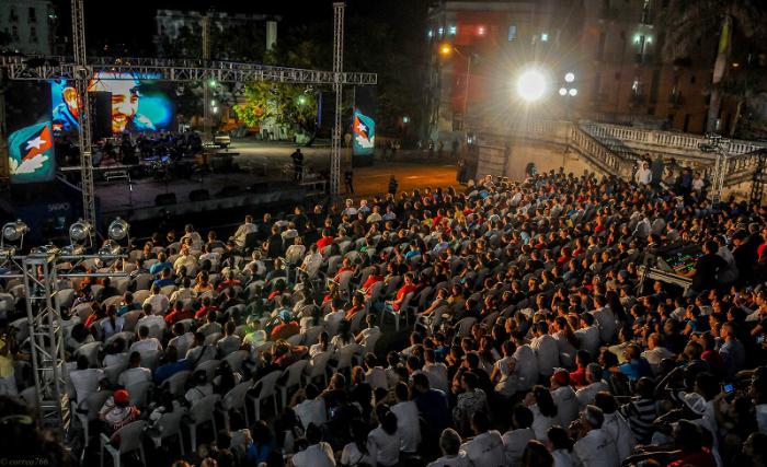 Velada Político Cultural de la juventud cubana por el 1er Aniversario de la desaparición física del Comandante en Jefe Fidel Castro Ruz, en la Escalinata de la Universidad de La Habana,  Presiden el acto, José Ramón Machado Ventura, Segundo Secretario del Comité Central del Partido Comunista de Cuba, Miguel Díaz-Canel Bermúdez, primer vicepresidente de los Consejos de Estado y de Ministros, Lázara Mercedes López Acea. Primera Secretaria del Comité Provincial del Partido en La Habana y Vicepresidenta del Consejo de Estado, Olga Lidia Tapia Iglesias. Miembro del Secretariado y Jefe del Departamento de Educación, Deportes y Ciencia del Comité Central del Partido.