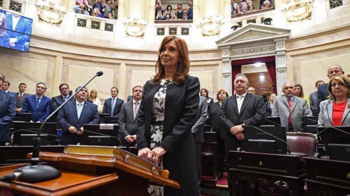 La expresidenta recibió la mayor ovación de la jornada, pues desde la tribuna se escucharon voces que decían «una esperanza para el pueblo» y «vamos, jefa». 