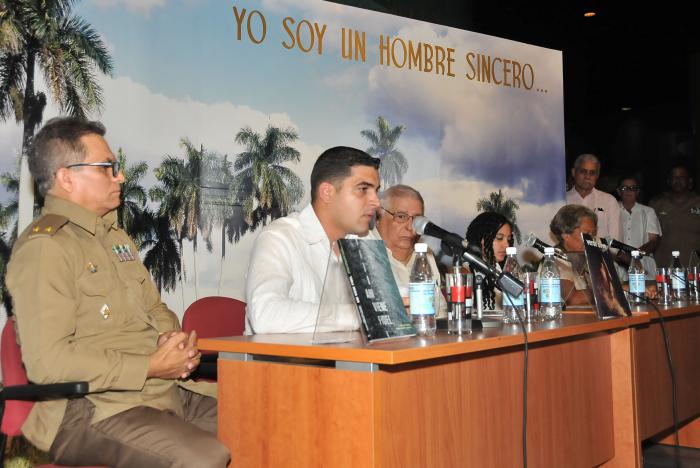 presentación del libro Ahí viene Fidel