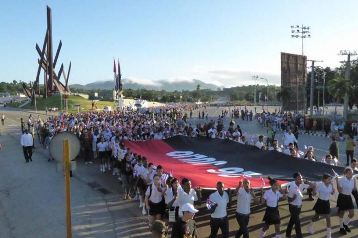 Rinden homenaje a Fidel más de 300 000 santiagueros en nombre de toda Cuba (+ Fotos)