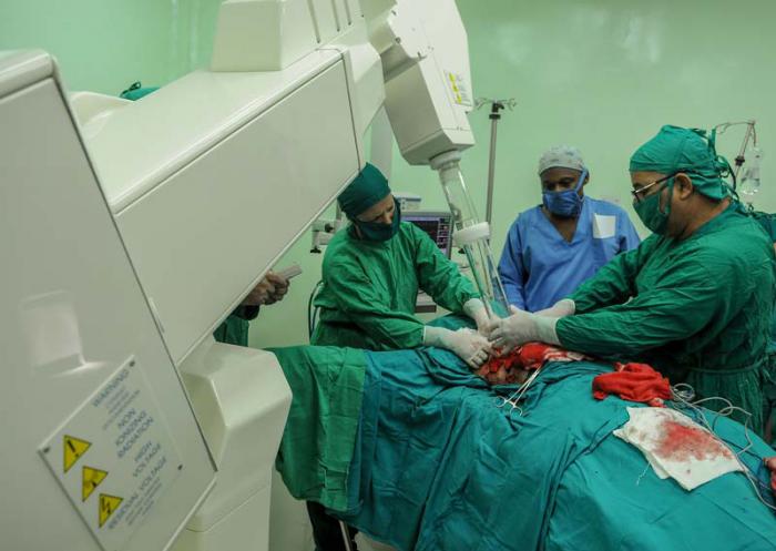 Intervenciòn quirùrgica para extirpar cancer de mama con implementaciòn de radio terapia en el proceso quirùrgico, llevada a cabo en el  Instituto Nacional de Oncología y Radiobiología