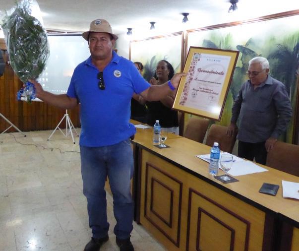 premian a cooperativa guantanamera