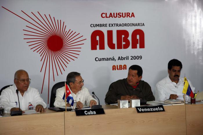 El General de Ejército, Raúl Castro, ha defendido el legado integracionista del Comandante en Jefe en todos los escenarios. 