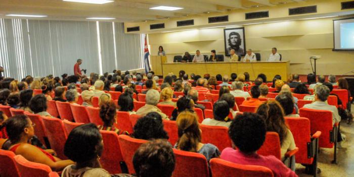 Acto por el 25 Aniversario de INFOMED, preseidido por el Dr. Roberto Morales Ojeda, Ministro de Salud Pública.