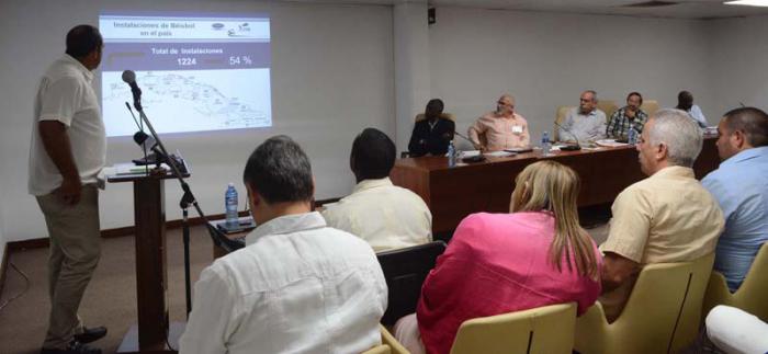 La Comisión de Salud y Deporte del Parlamento Cubano en su VIII Legislatura debatió el tema del enfrentamiento al delito, la corrupción y las ilegalidades en los sectores de salud, deporte y comunales.