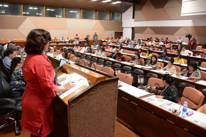 Comisión de Educación, Ciencia, Tecnología y Medio Ambiente.