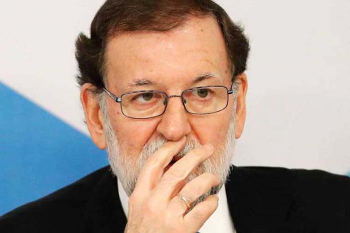 En una rueda de prensa en el Palacio de La Moncloa, sede del ejecutivo central, el gobernante español, Mariano Rajoy, intentó minimizar la victoria de las fuerzas secesionistas en las elecciones celebradas la víspera en la próspera comunidad autónoma del noreste del país europeo (Cataluña).
