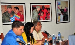 El relato expuesto en 174 páginas constituye un fiel reflejo del homenaje del pueblo a su Comandante. 