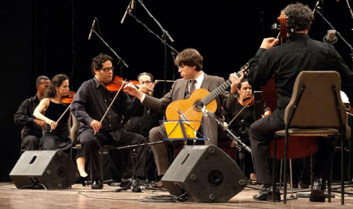 Concierto, Joaquin Clerch Guitarrista y Director, Orquesta Sinfonica Nacional