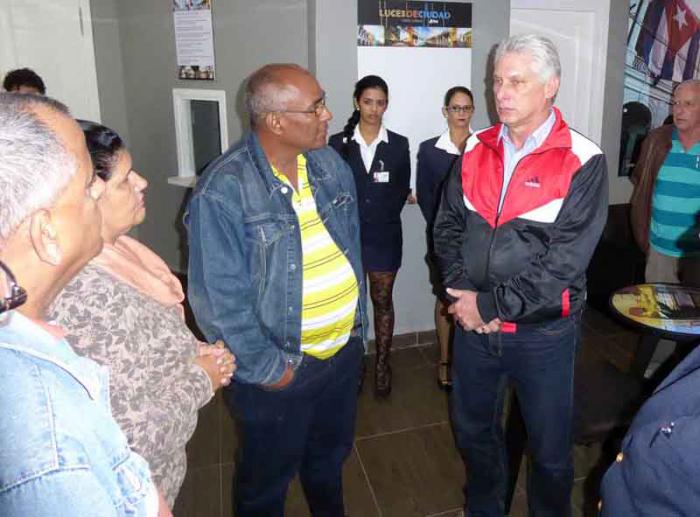 El primer vicepresidente cubano recorrió algunas de las obras inauguradas recientemente dentro del programa de reanimación de la ciudad.