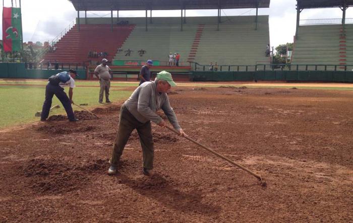 En el terreno del Mella no faltó empeño ni un segundo para dejar el campo en las mejores condiciones posibles. 