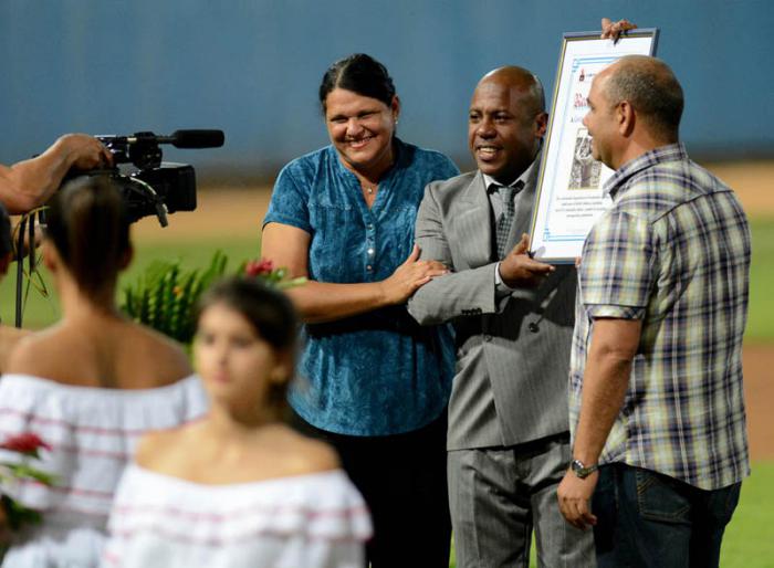 Retiro de Carlos Tabares