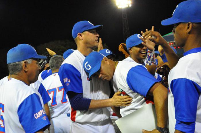 Lázaro-Blanco-Alazanes-Béisbol-Cuba