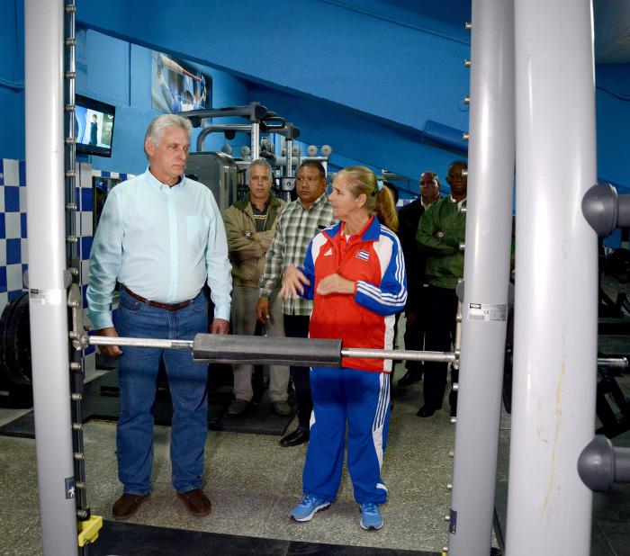 Inaugurado Gimnasio de fuerza en el  estadio Latinoamericano, por Miguel Diaz-Canel primer vicepresidente de los consejos de estados y Ministros, Antonio Becali presidente del INDER y atletas destacados del Beisbol, Pedro Medina y Luis Giraldo Casanova.