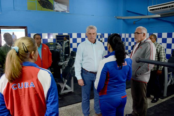 Inaugurado Gimnasio de fuerza en el  estadio Latinoamericano, por Miguel Diaz-Canel primer vicepresidente de los consejos de estados y Ministros, Antonio Becali presidente del INDER y atletas destacados del Beisbol, Pedro Medina y Luis Giraldo Casanova.