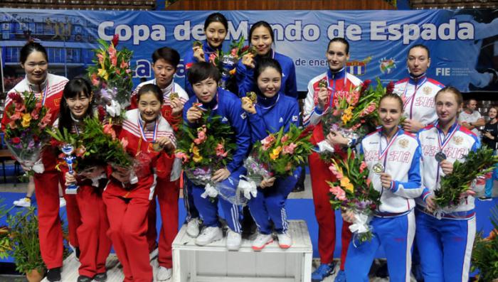 Campeón por Equipos, primer lugar Korea, segundo lugar Rusia y Tercer lugar Rusia ,Copa Mundial de Espada Femenina, en la Ciudad Deportiva, Cerro