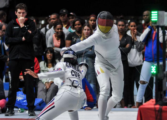 Copa Mundial de Espada Femenina en el Coliseo de la Ciudad Deportiva, de Cuba Yania Gavilàn y de Alemania Ricarda Multerer