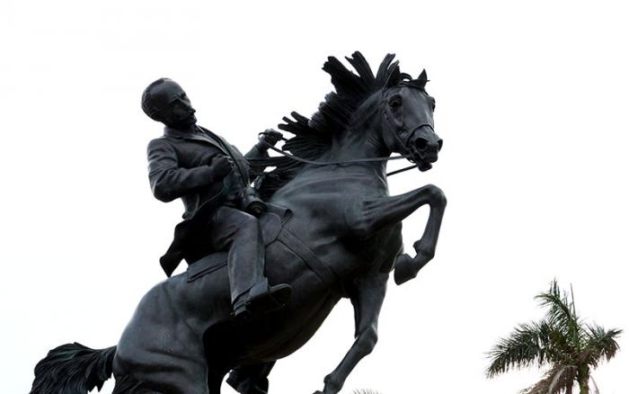 Réplica de la estatua de Jose Marti en el Park Center, Nueva York, de la autoría de  Anna Hyatt Huntington que fue develada el  28 de enero 1960, la cual se inaugurará en el parque 13 de Marzo de la Habana Vieja el 28 de enero 2018.