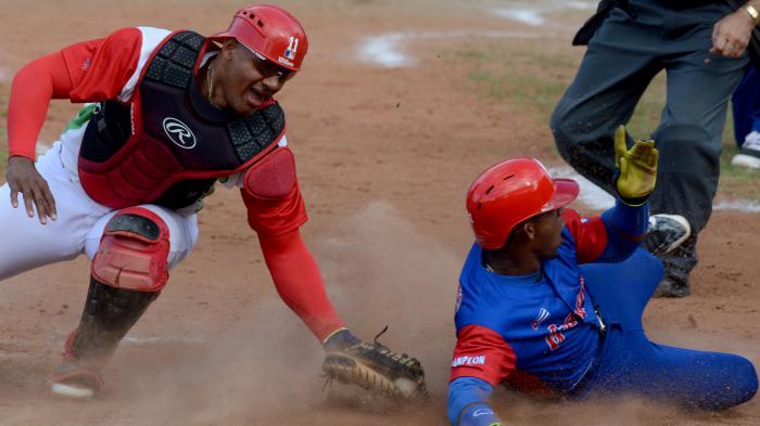 Cada uno de los siete desafíos tuvo como condimento esencial la entrega de los dos equipos en el terreno.