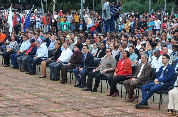 Acto Político del Gobierno y del Pueblo de Cuba en solidaridad con la República Bolivariana de Venezuela, en la Universidad de Ciencia Informáticas, Jorge Arreaza (C), canciller de Venezuela, Bruno Rodríguez Parrilla (C.D), Ministro de Relaciones Exteriores, Miriam Nicado (3ro.dercha) y , miembro del Buró Político y del Comité Central del Partido Comunista de Cuba y Rectora de la Universidad de Ciencia Informáticas y José Ramón Balaguer Cabrera (2do.derecha), Jefe del Departamento de Relaciones Internacionales del Comité Central del Partido Comunista de Cuba, en la Lisa